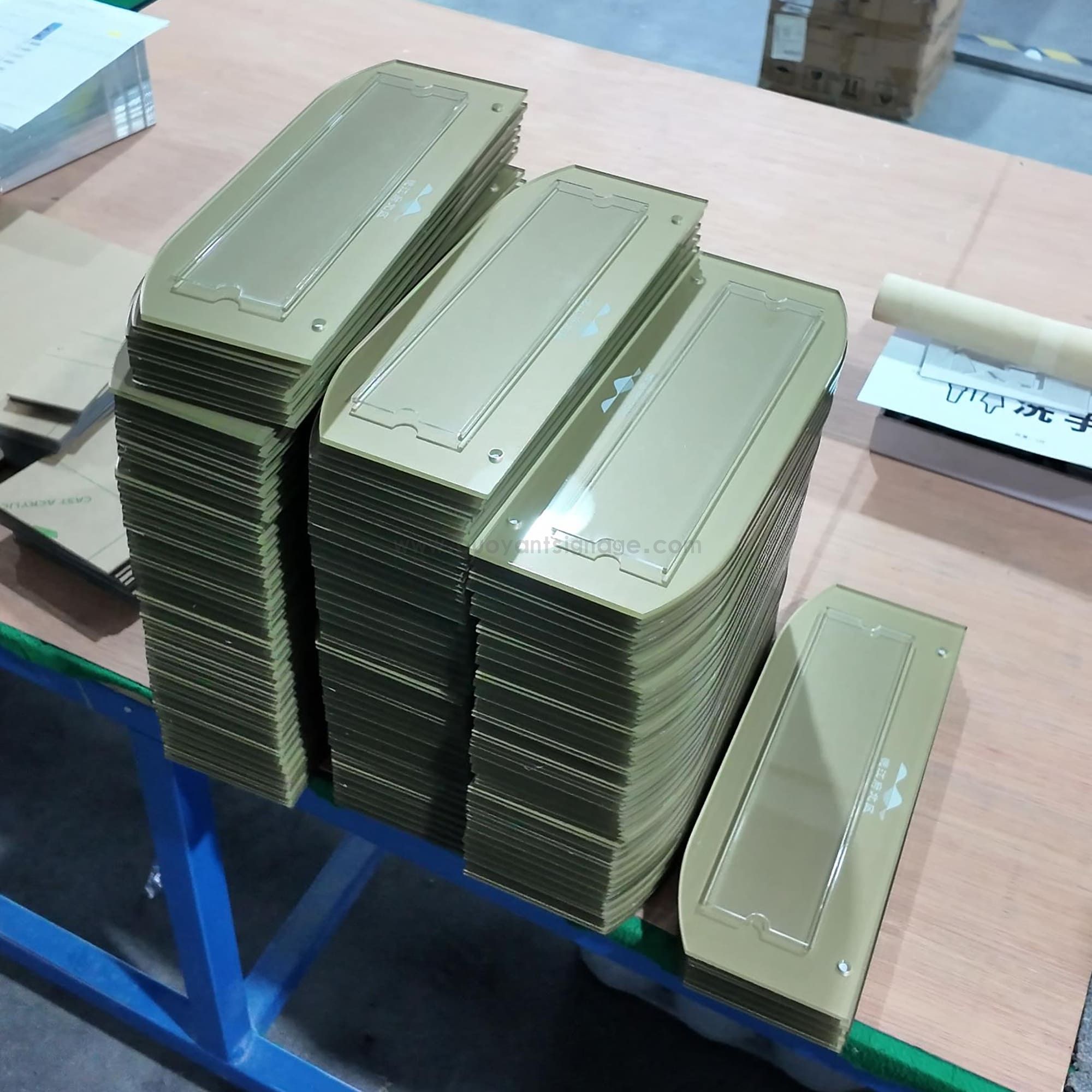 500 Replaceable Door Signs Produced for Commercial Office Project